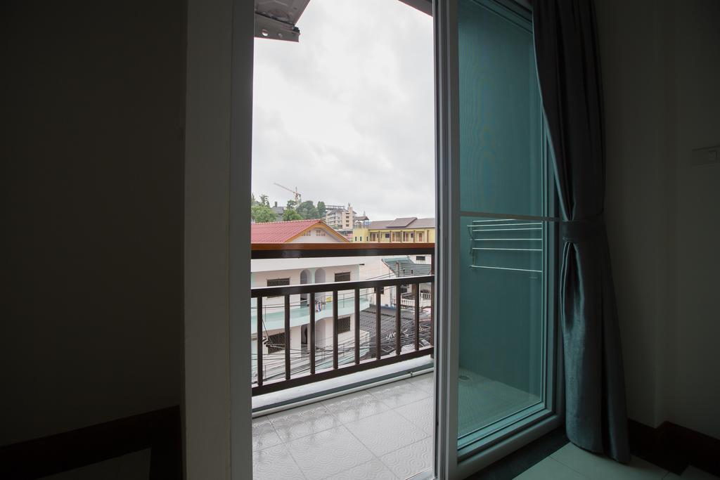 Chusri Hotel Patong Room photo