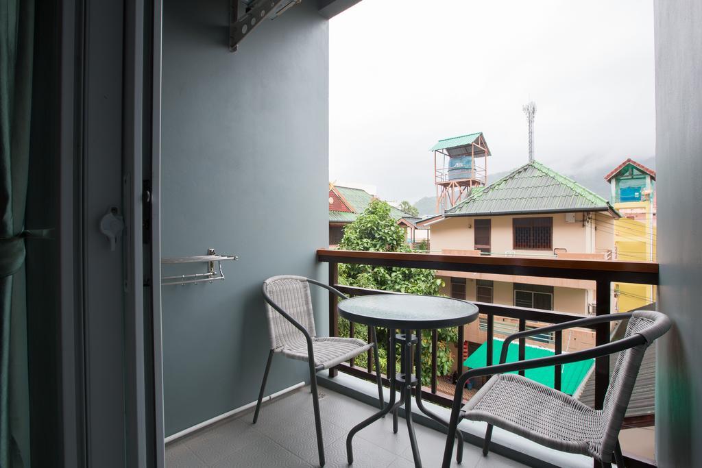 Chusri Hotel Patong Room photo