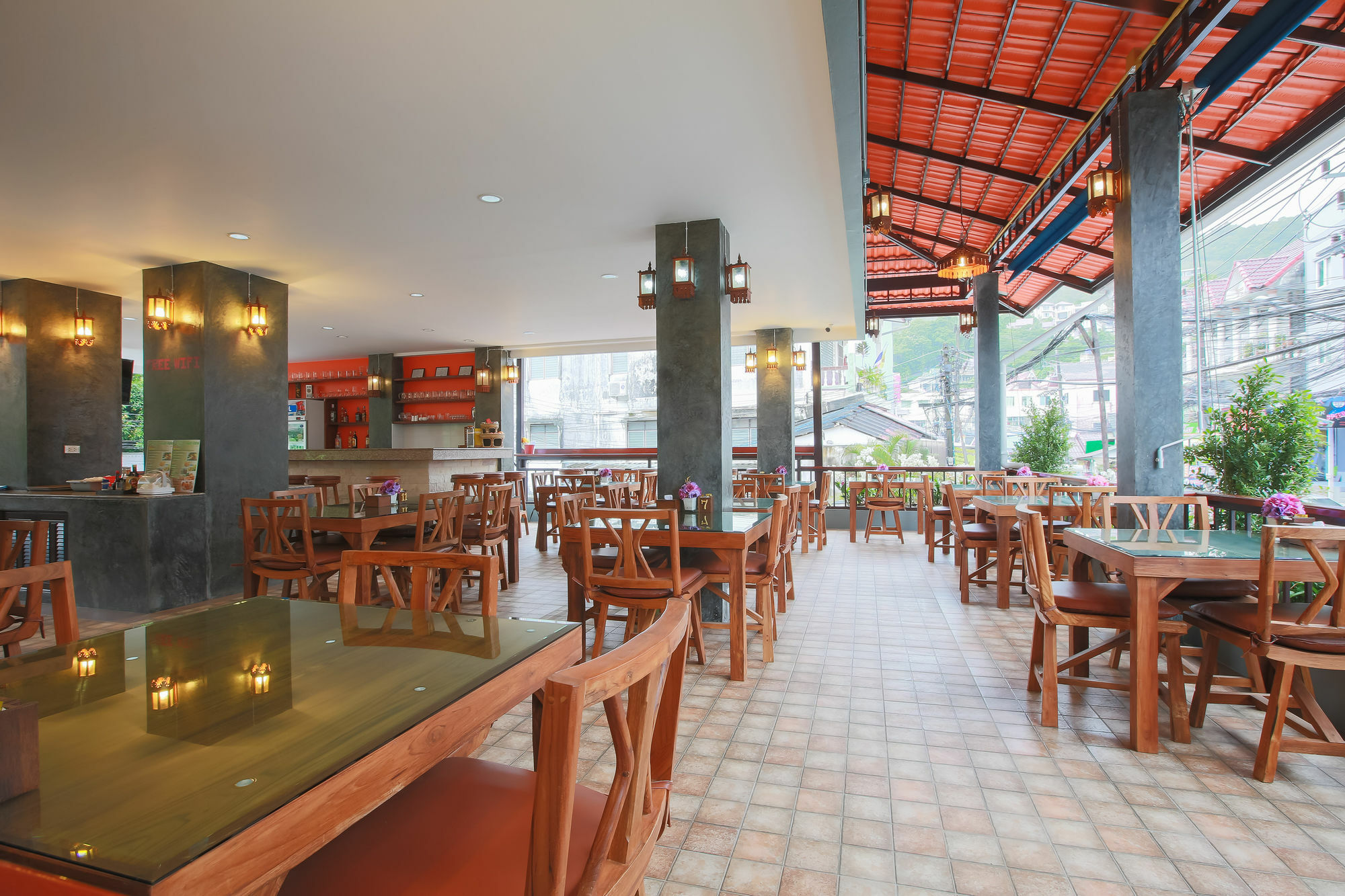 Chusri Hotel Patong Exterior photo