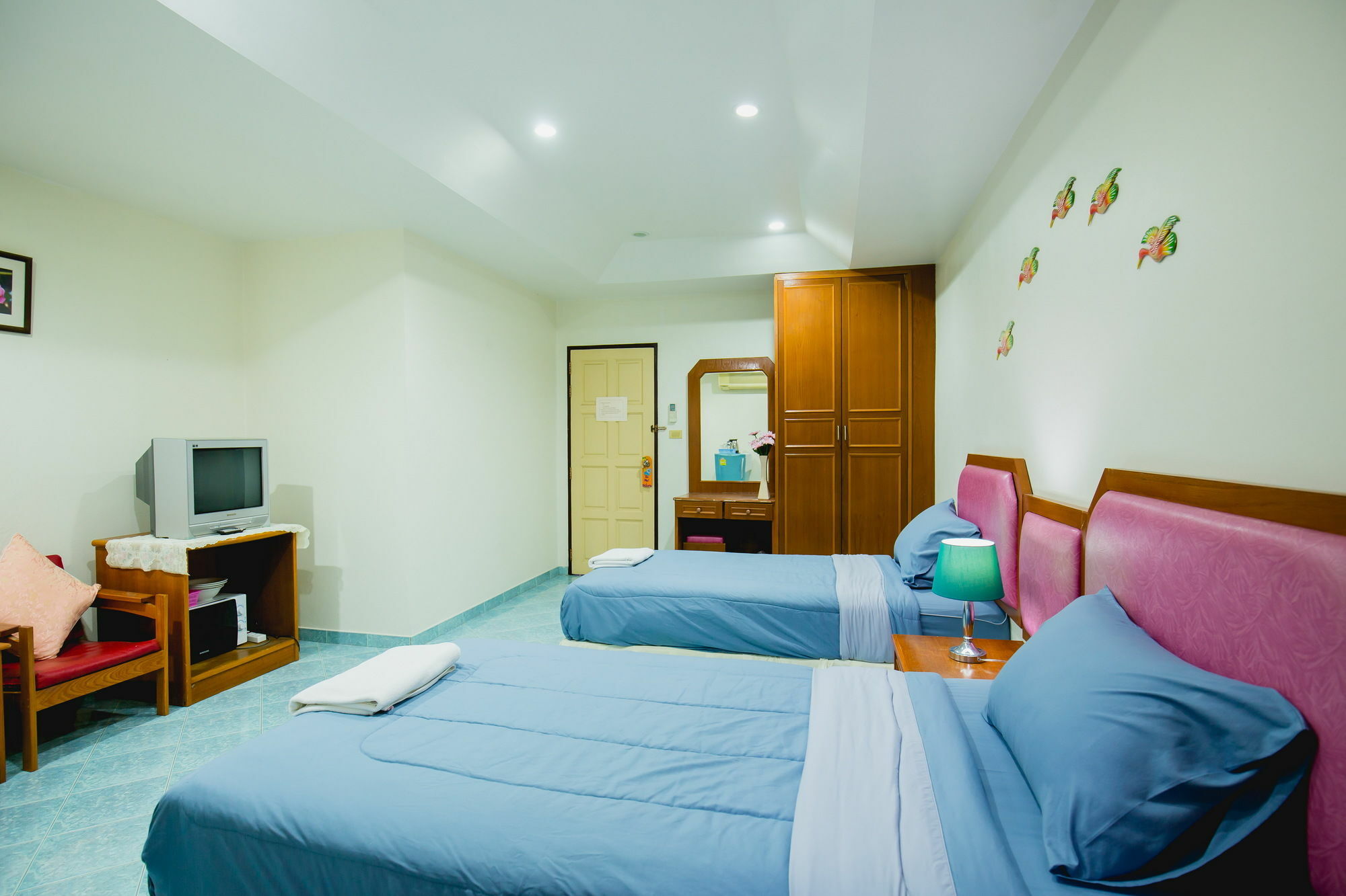 Chusri Hotel Patong Exterior photo