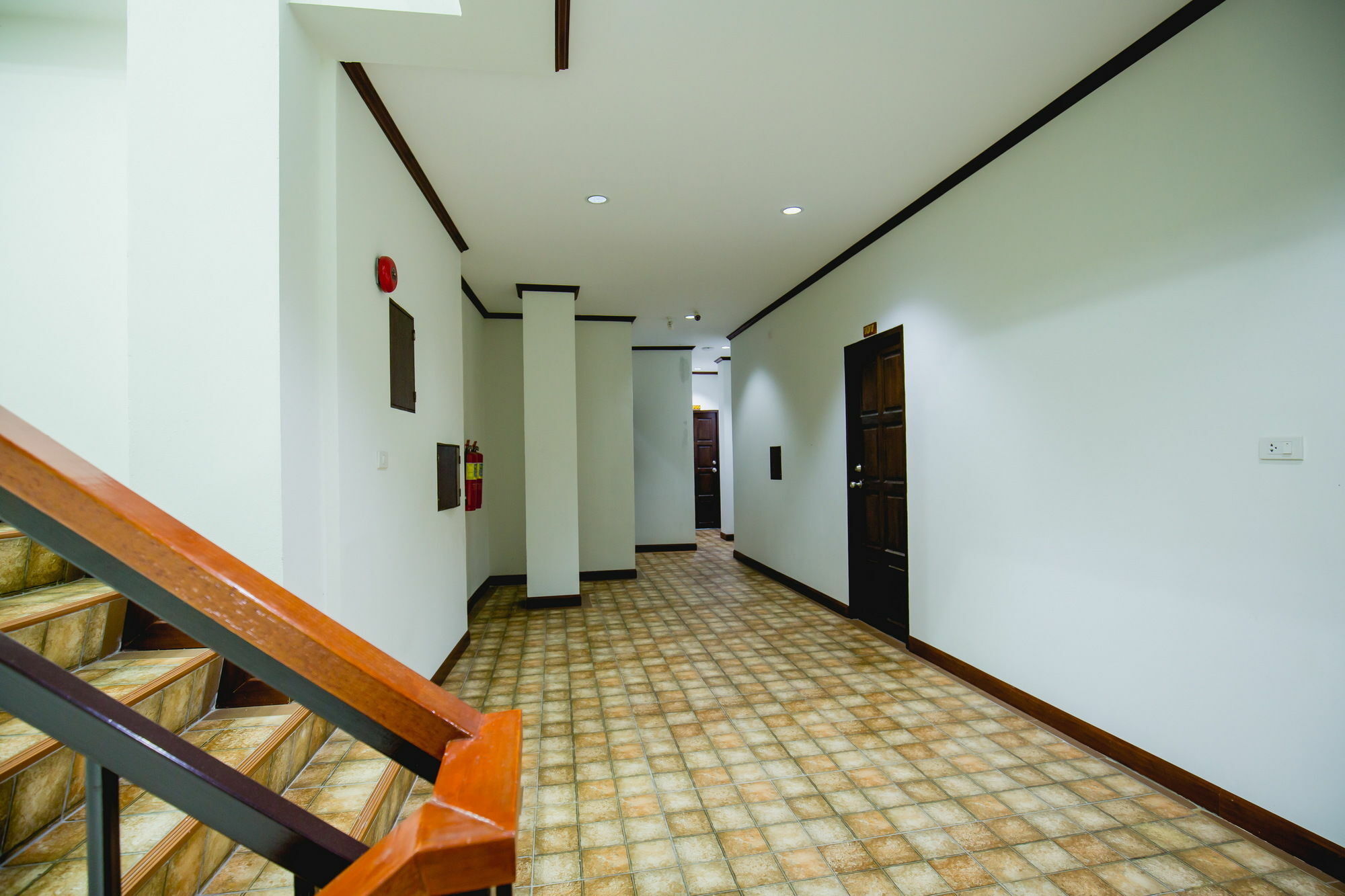 Chusri Hotel Patong Exterior photo
