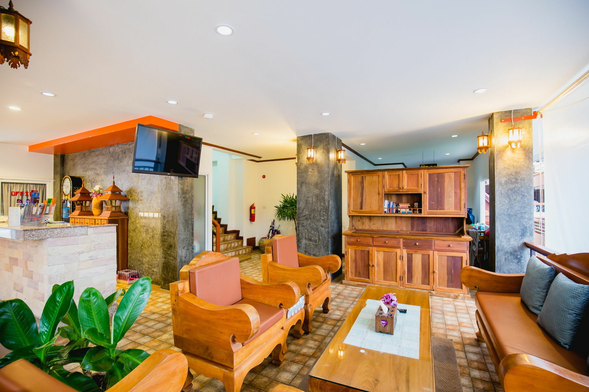 Chusri Hotel Patong Exterior photo