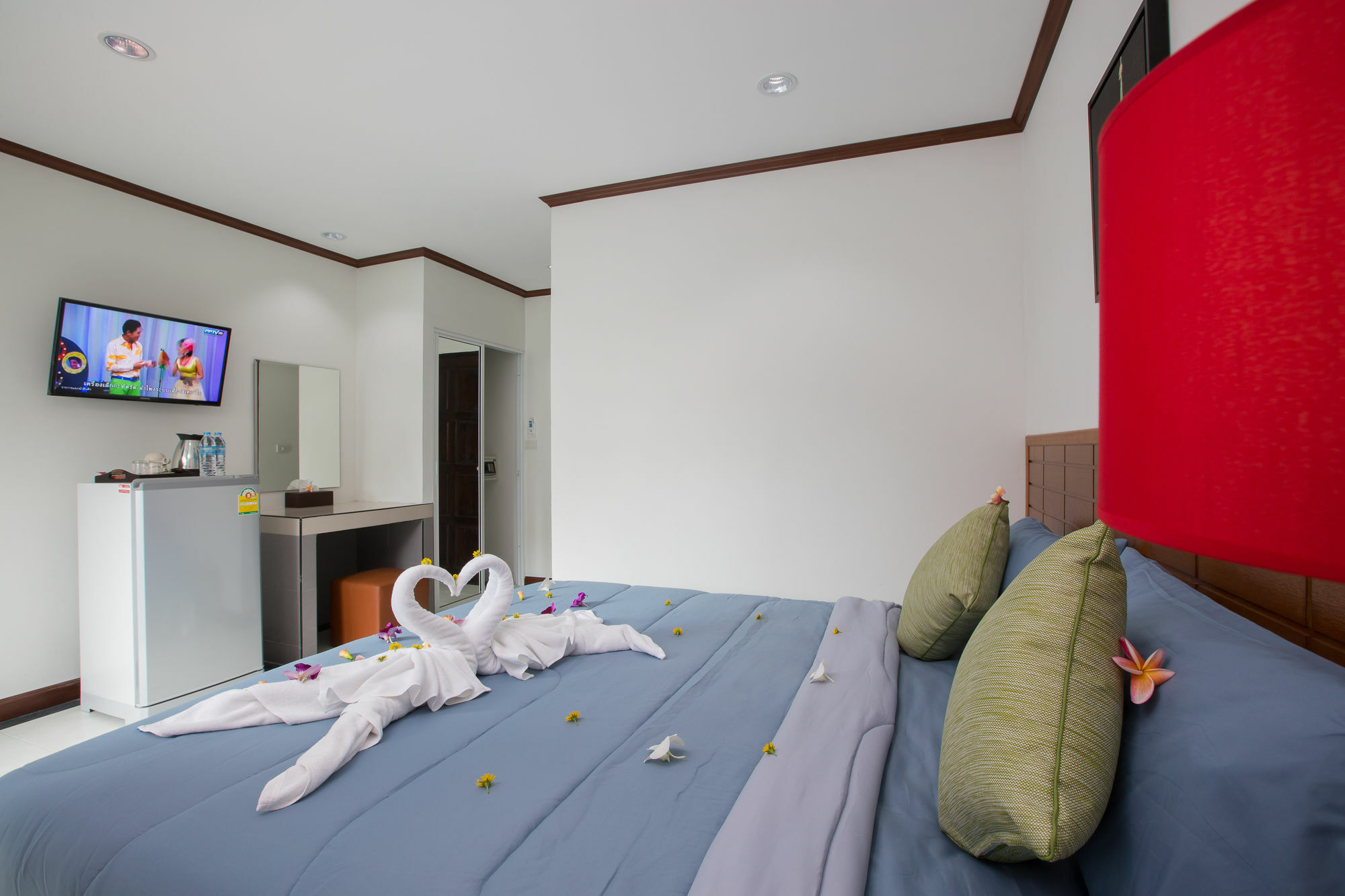Chusri Hotel Patong Exterior photo