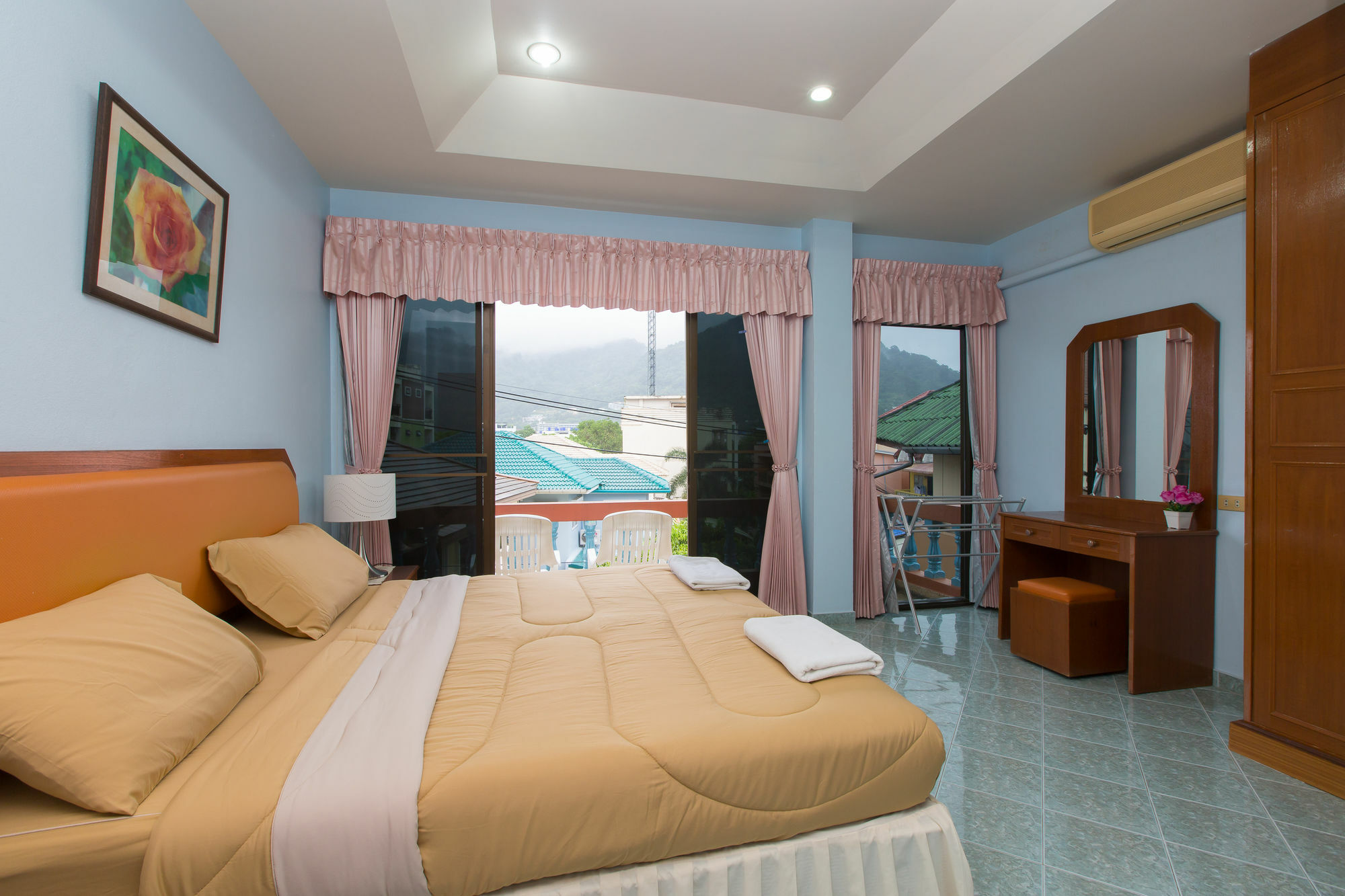 Chusri Hotel Patong Exterior photo